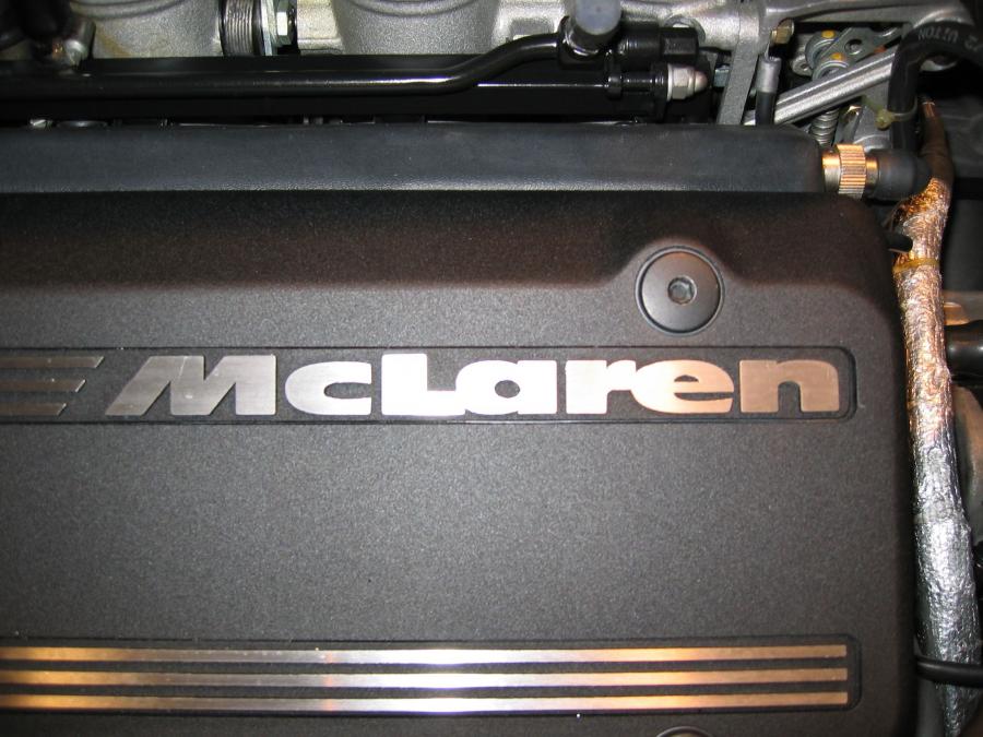 Моторный отсек McLaren F1 1993 года  (фото 57 из 76)
